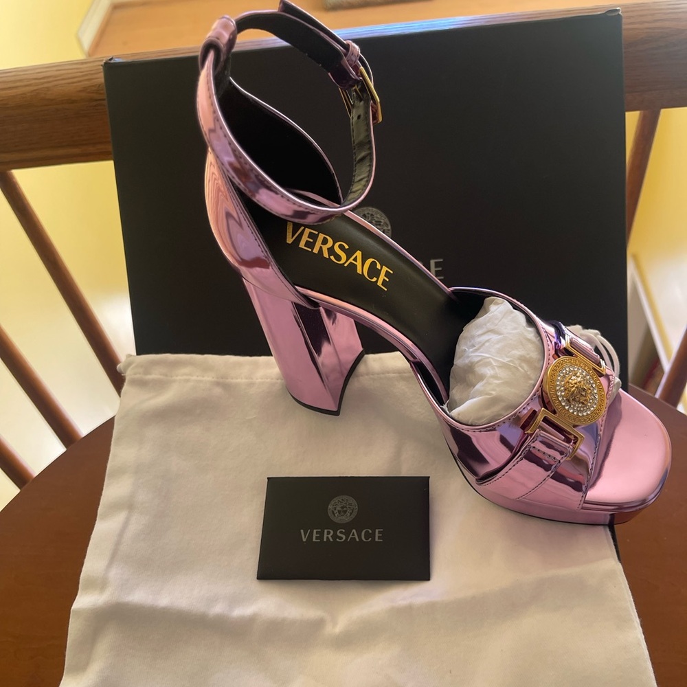 New Versace Lilac Crystal Embellished Sandals - Picture 3 of 6